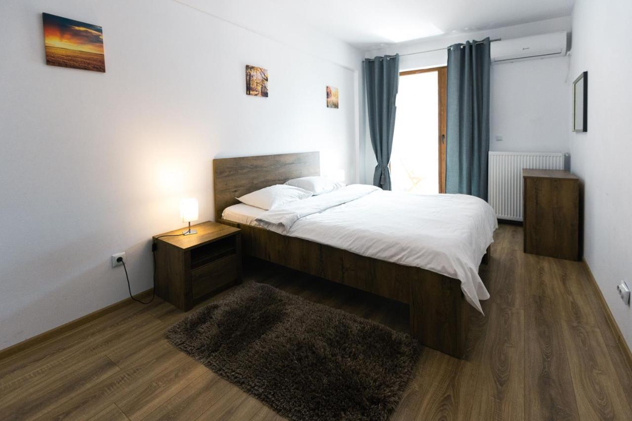 Rivera Apartments - Premium Accomodation Яш Екстериор снимка
