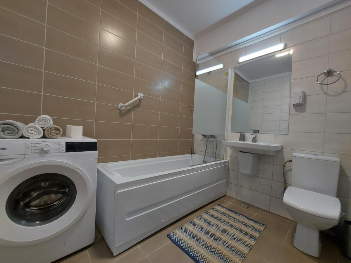 Rivera Apartments - Premium Accomodation Яш Екстериор снимка