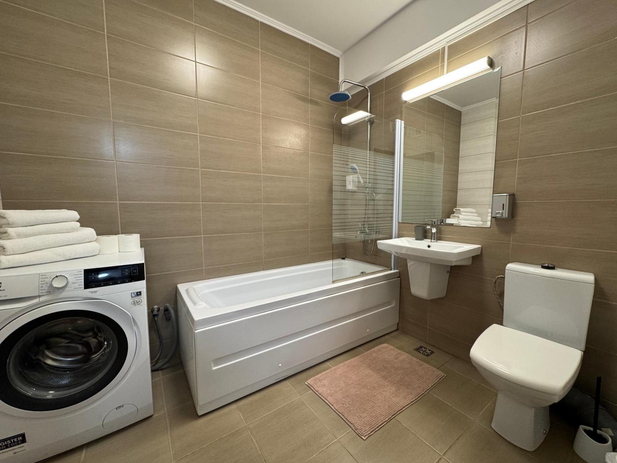 Rivera Apartments - Premium Accomodation Яш Екстериор снимка